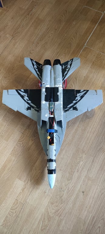 F18under.jpg